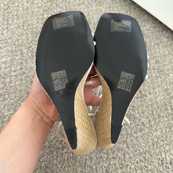 ▪️NIB REISS LEATHER STRAPPY WEDGED SANDALS - Picture 9 of 9
